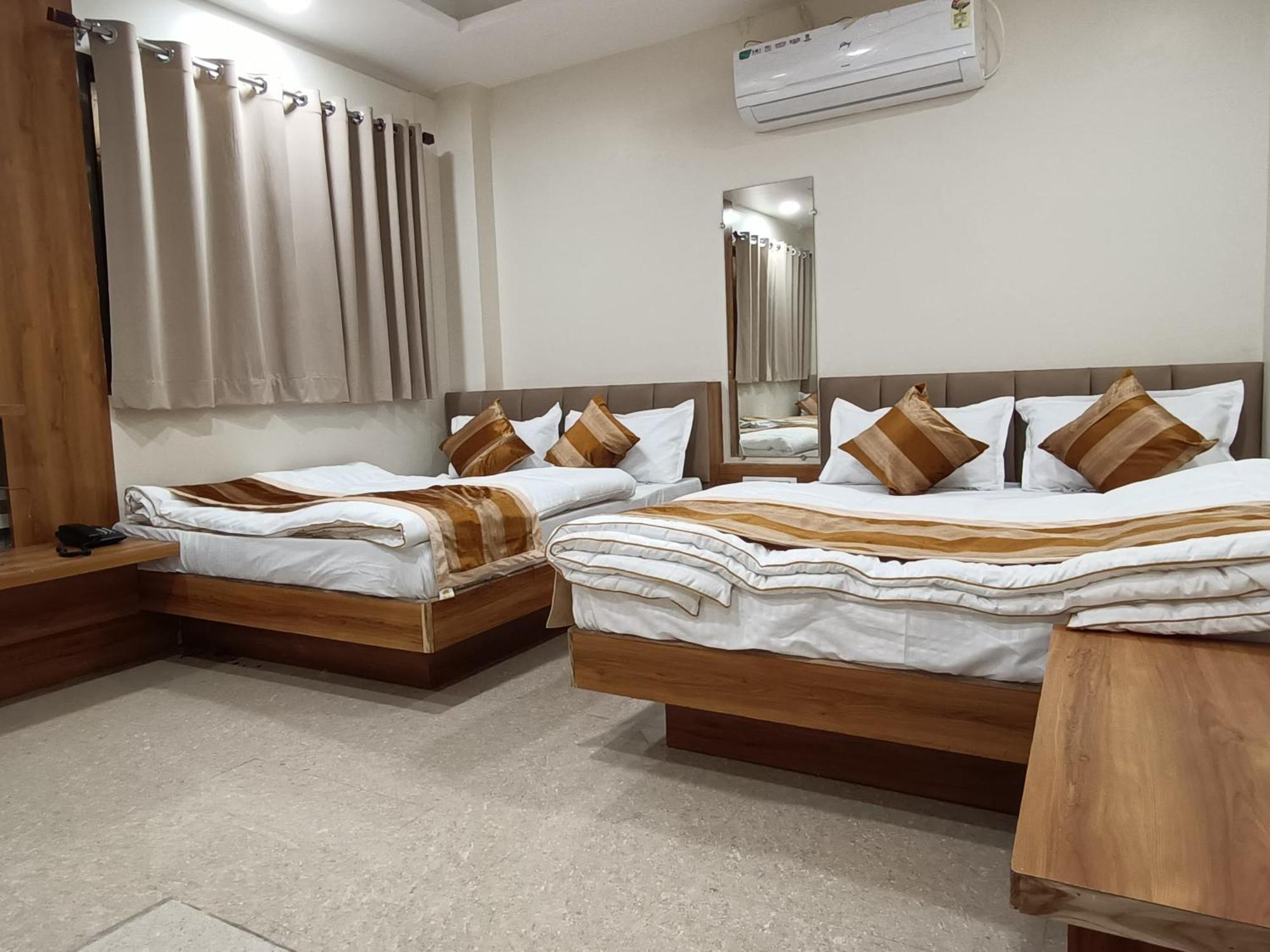 Shree Shyamraj Hotel Ujjain Luaran gambar