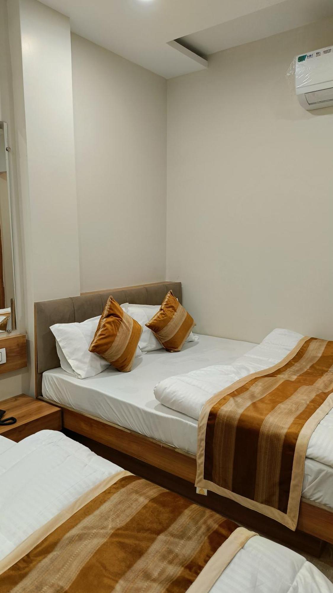 Shree Shyamraj Hotel Ujjain Luaran gambar
