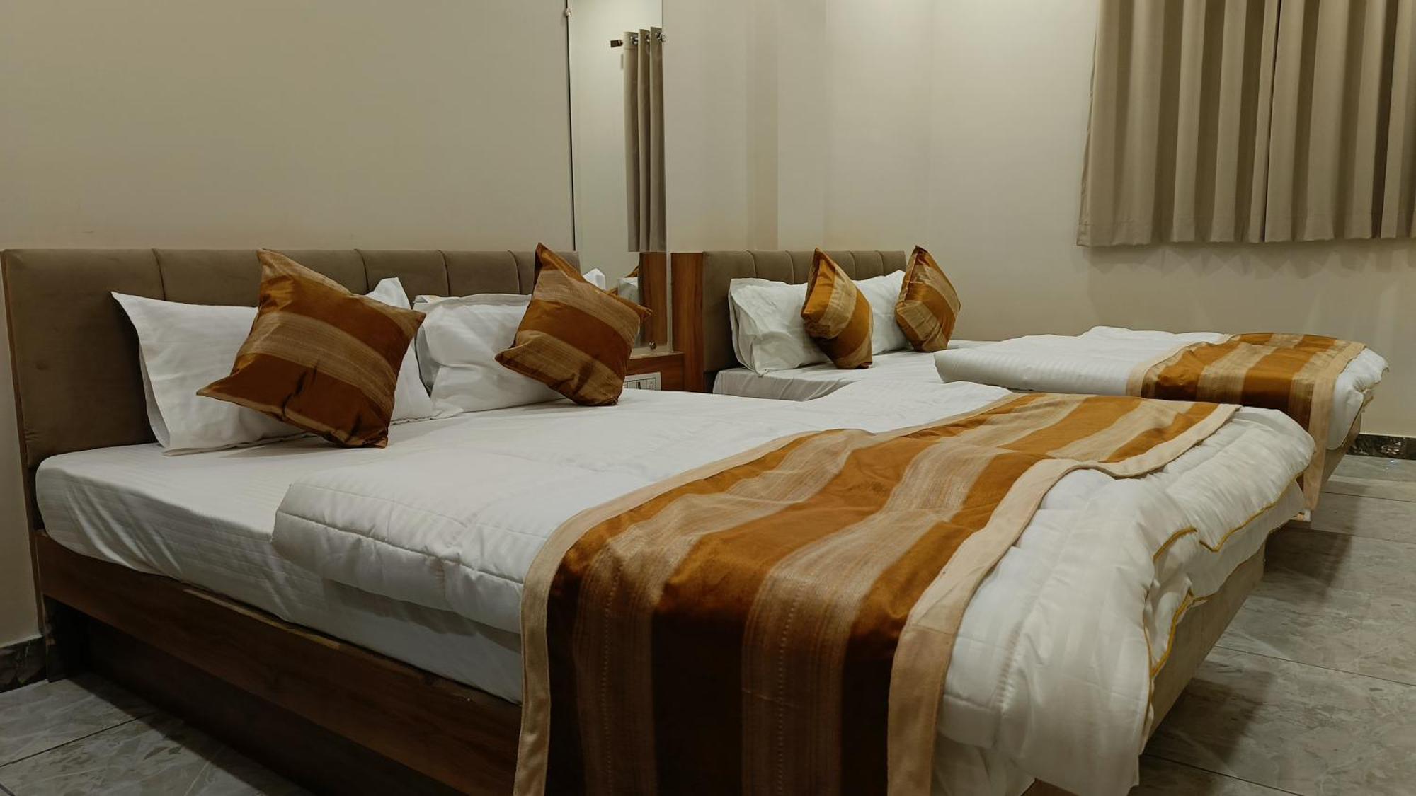 Shree Shyamraj Hotel Ujjain Luaran gambar