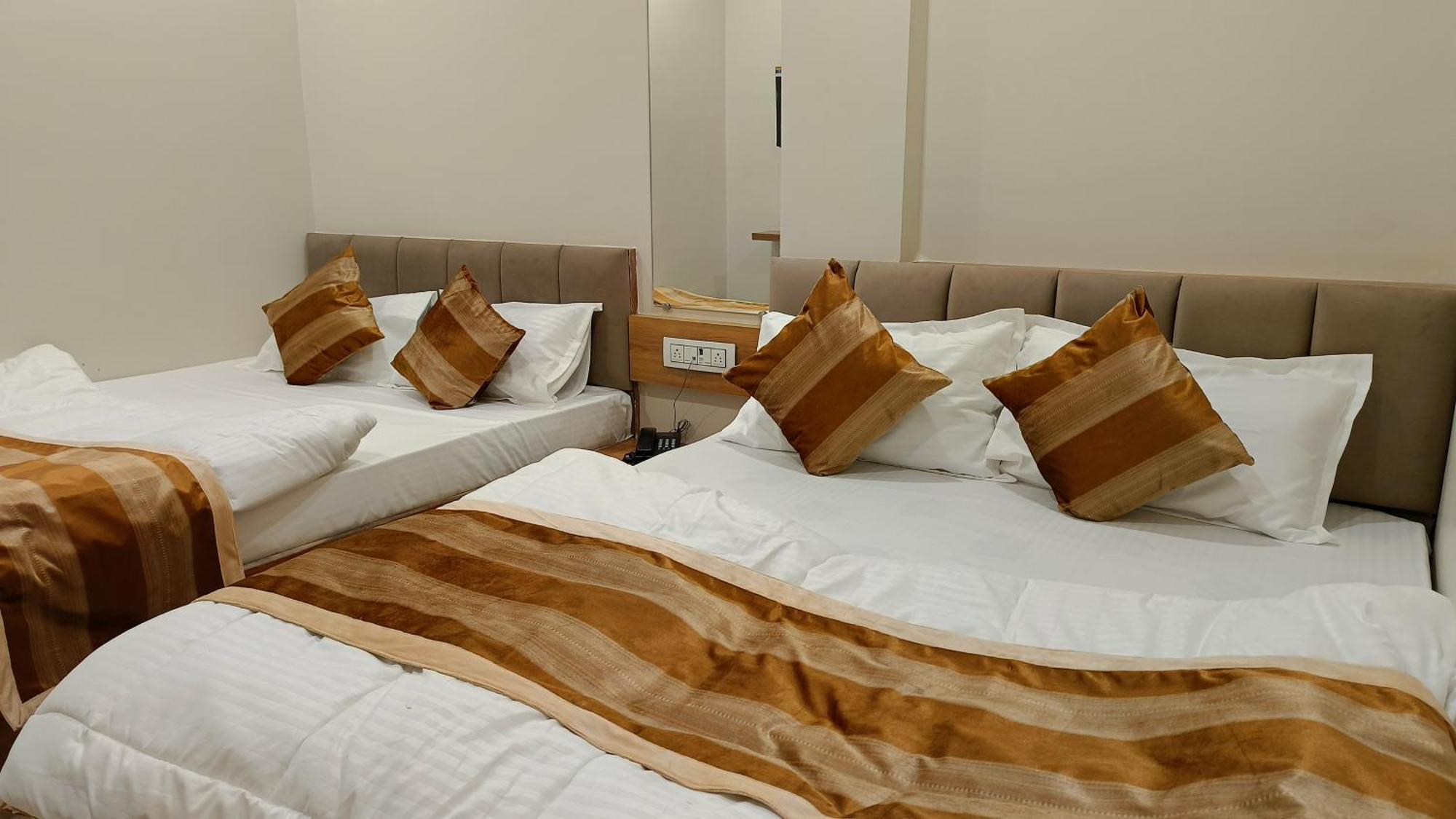 Shree Shyamraj Hotel Ujjain Luaran gambar