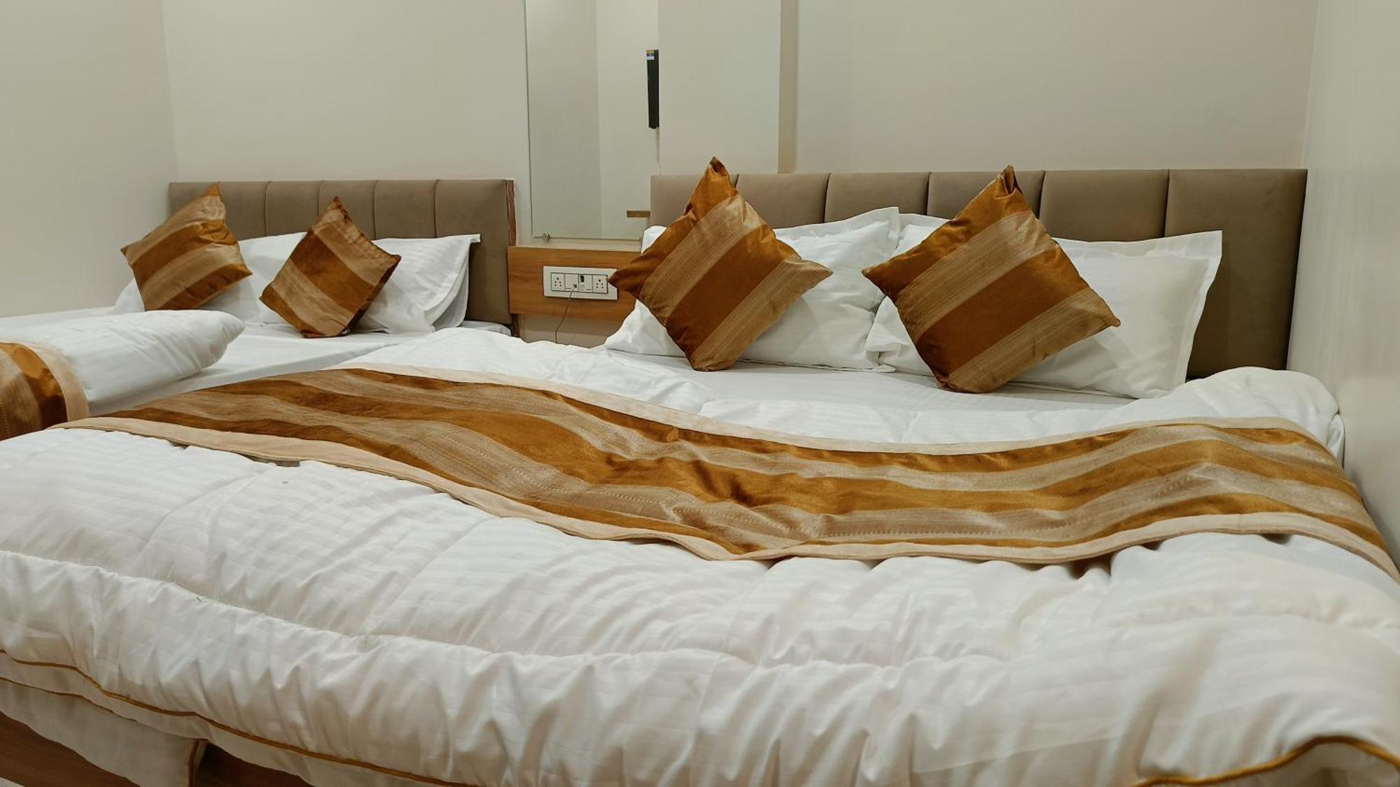 Shree Shyamraj Hotel Ujjain Luaran gambar
