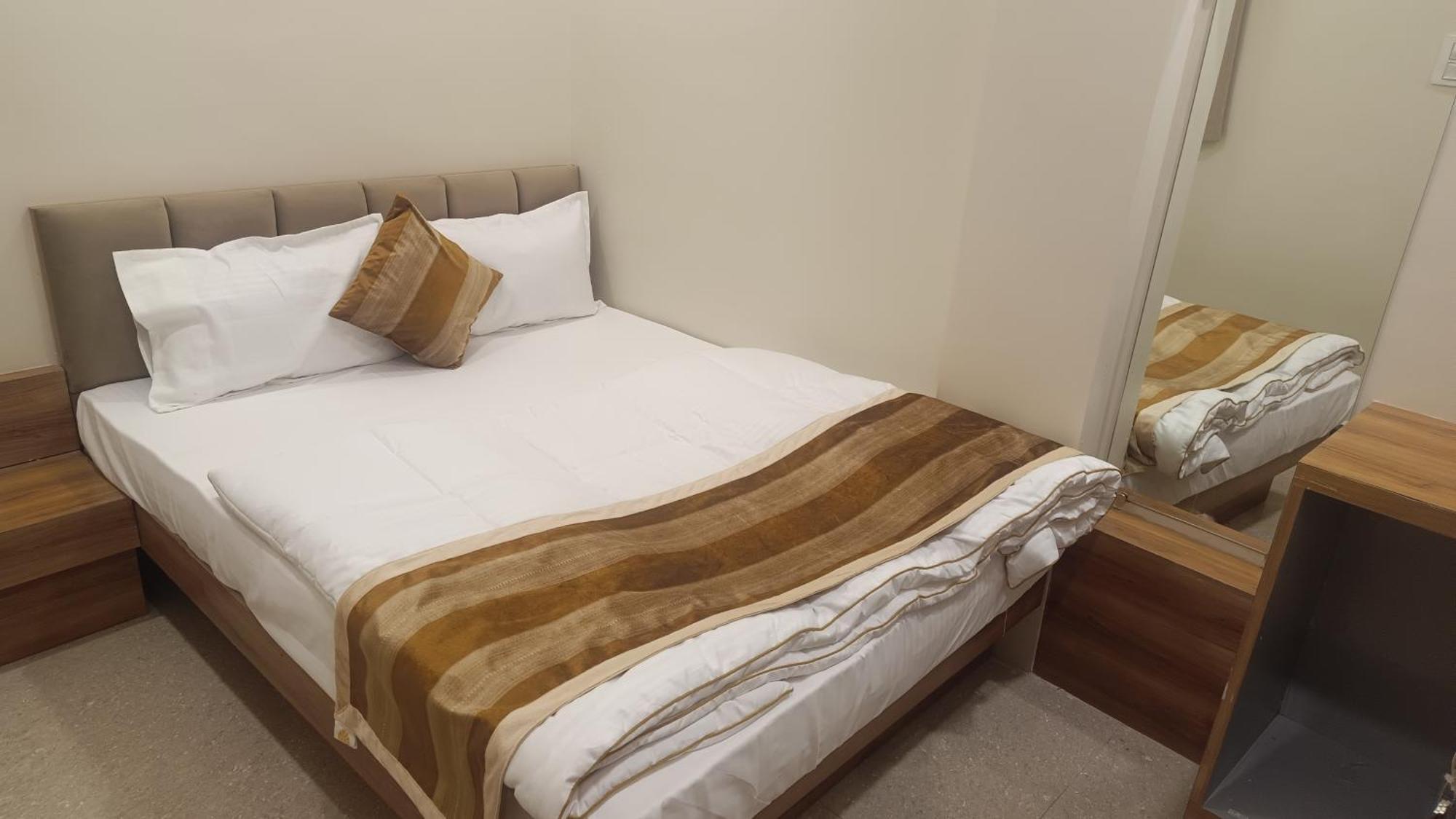 Shree Shyamraj Hotel Ujjain Luaran gambar